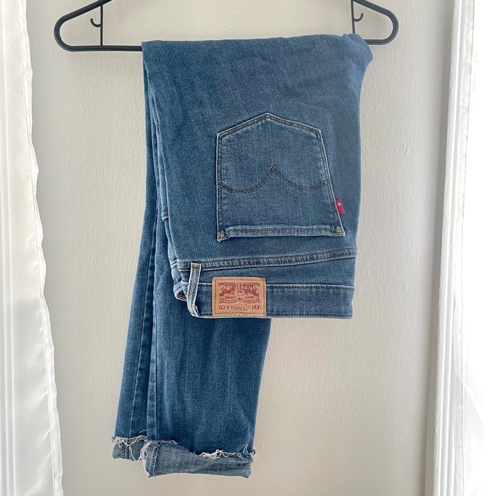 Levi’s 711 Skinny Jeans